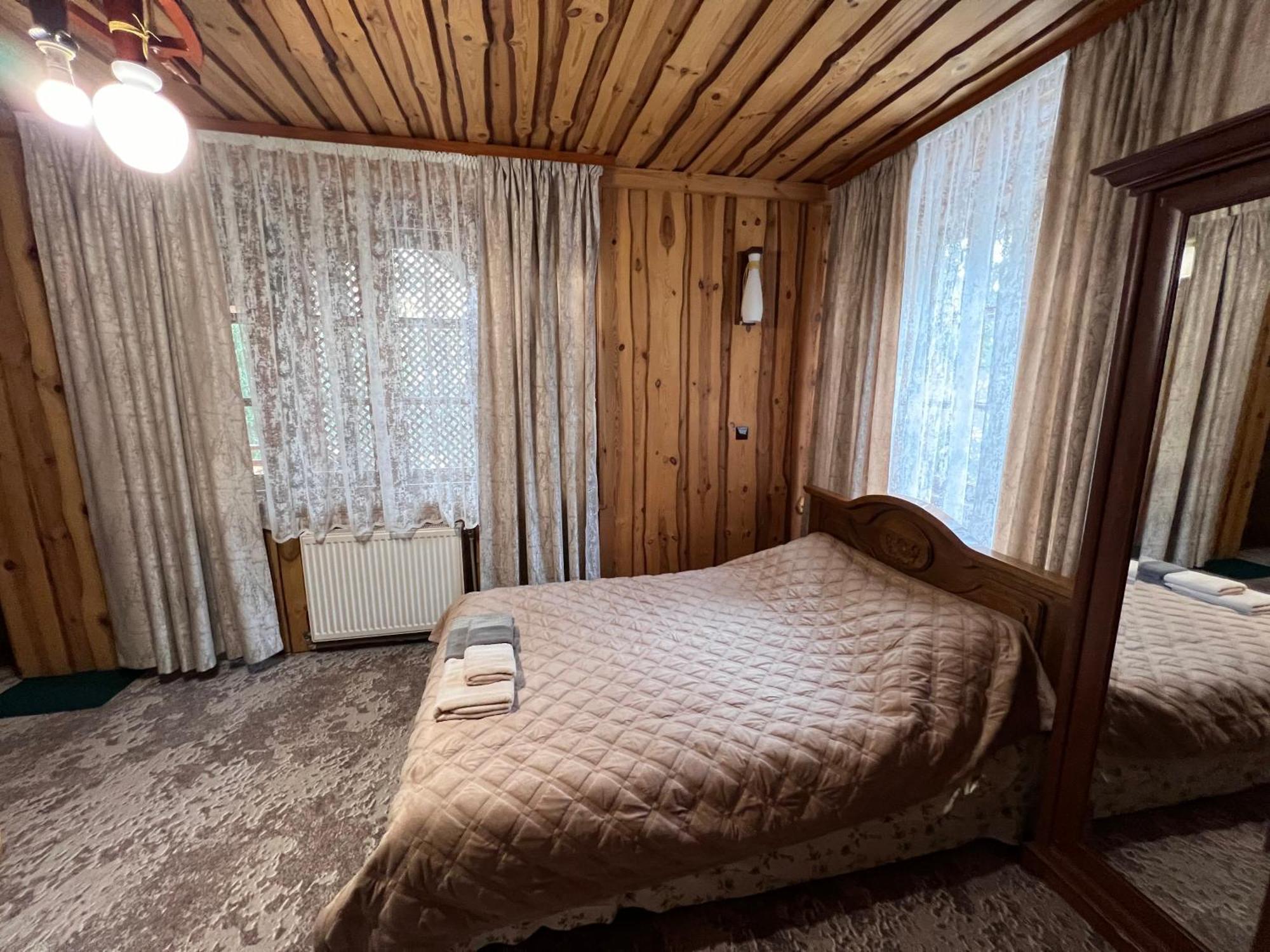 U Yaroslava Hotel Jaremtje Exteriör bild