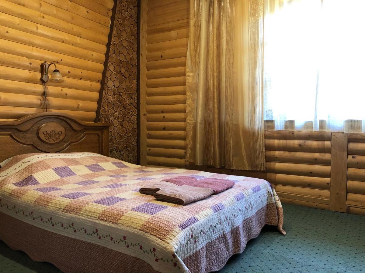 U Yaroslava Hotel Jaremtje Exteriör bild