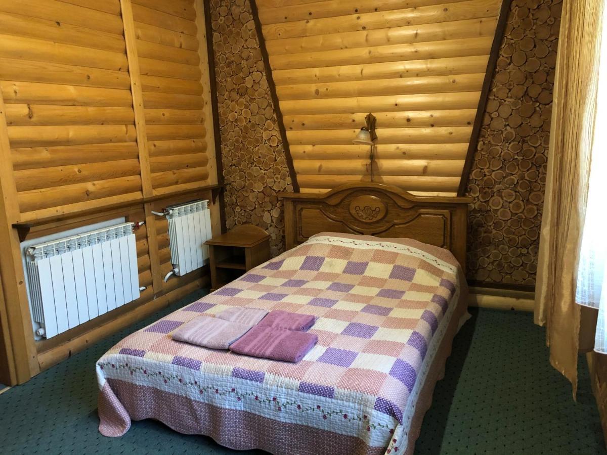 U Yaroslava Hotel Jaremtje Exteriör bild