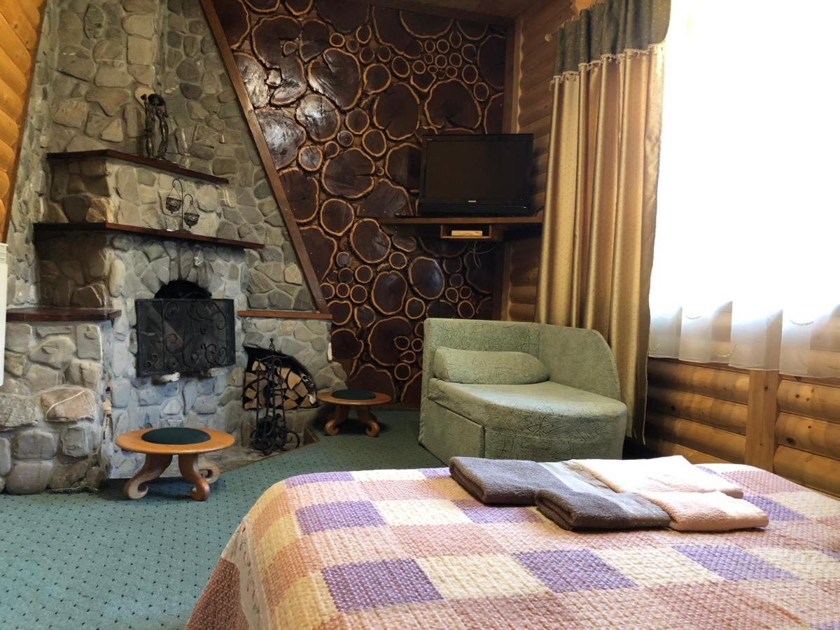 U Yaroslava Hotel Jaremtje Exteriör bild